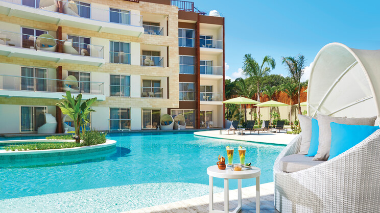 Essence @ The Fives Beach